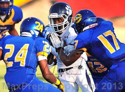Thumbnail 3 in Loyola vs. Crenshaw photogallery.