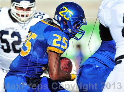 Thumbnail 2 in Loyola vs. Crenshaw photogallery.