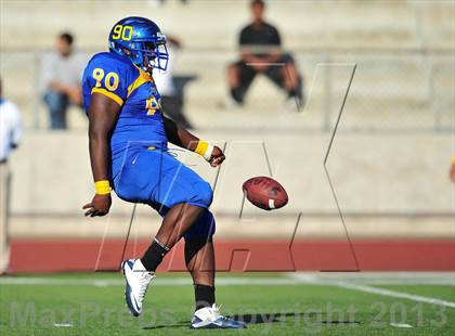 Thumbnail 1 in Loyola vs. Crenshaw photogallery.