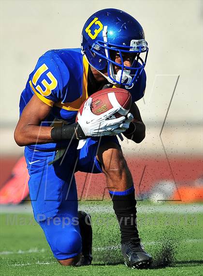 Thumbnail 3 in Loyola vs. Crenshaw photogallery.