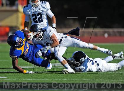 Thumbnail 2 in Loyola vs. Crenshaw photogallery.