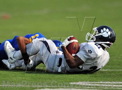 Thumbnail 1 in Loyola vs. Crenshaw photogallery.