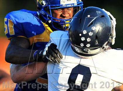 Thumbnail 2 in Loyola vs. Crenshaw photogallery.