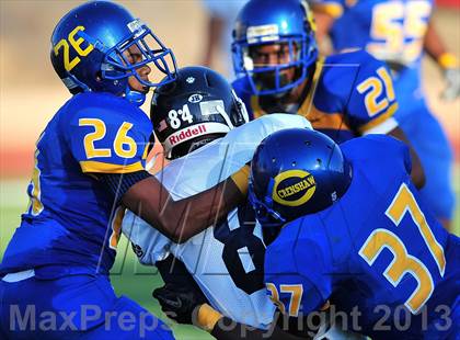 Thumbnail 3 in Loyola vs. Crenshaw photogallery.