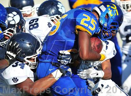 Thumbnail 3 in Loyola vs. Crenshaw photogallery.