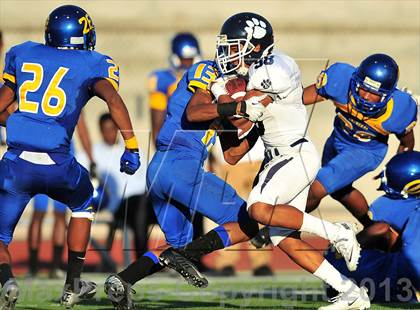Thumbnail 3 in Loyola vs. Crenshaw photogallery.