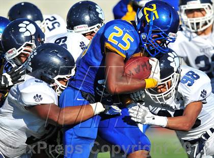 Thumbnail 2 in Loyola vs. Crenshaw photogallery.
