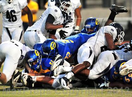 Thumbnail 3 in Loyola vs. Crenshaw photogallery.
