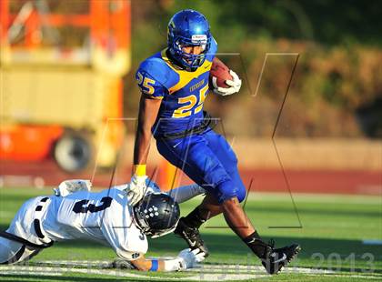 Thumbnail 3 in Loyola vs. Crenshaw photogallery.