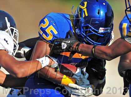 Thumbnail 3 in Loyola vs. Crenshaw photogallery.