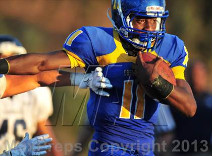 Thumbnail 2 in Loyola vs. Crenshaw photogallery.