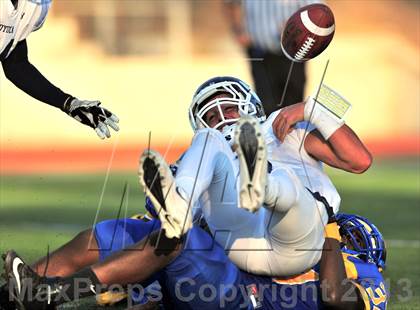 Thumbnail 2 in Loyola vs. Crenshaw photogallery.