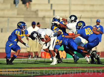 Thumbnail 3 in Loyola vs. Crenshaw photogallery.