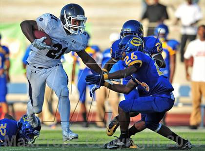 Thumbnail 1 in Loyola vs. Crenshaw photogallery.