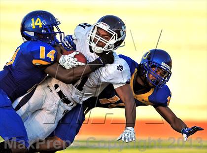 Thumbnail 1 in Loyola vs. Crenshaw photogallery.