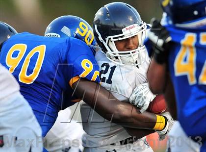 Thumbnail 3 in Loyola vs. Crenshaw photogallery.