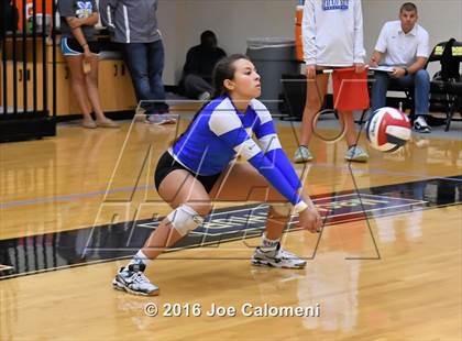 Thumbnail 2 in Smithson Valley vs Alamo Heights (NEISD Invitational) photogallery.
