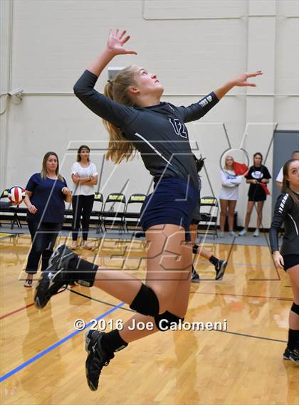 Thumbnail 2 in Smithson Valley vs Alamo Heights (NEISD Invitational) photogallery.