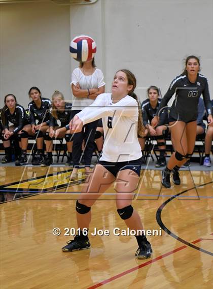 Thumbnail 1 in Smithson Valley vs Alamo Heights (NEISD Invitational) photogallery.