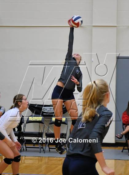 Thumbnail 3 in Smithson Valley vs Alamo Heights (NEISD Invitational) photogallery.