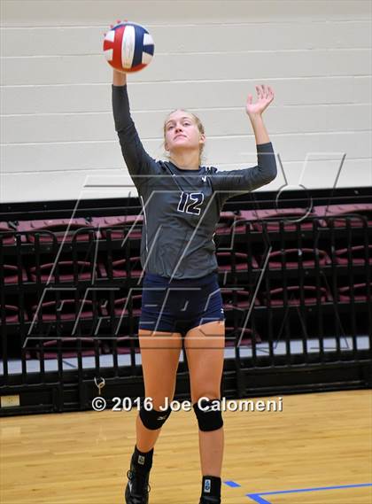 Thumbnail 3 in Smithson Valley vs Alamo Heights (NEISD Invitational) photogallery.