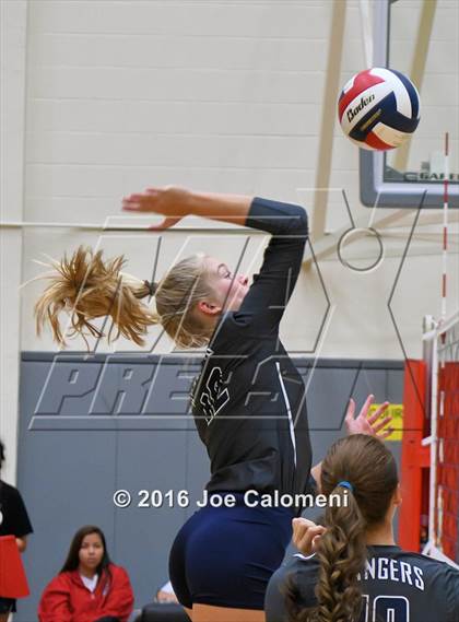 Thumbnail 2 in Smithson Valley vs Alamo Heights (NEISD Invitational) photogallery.