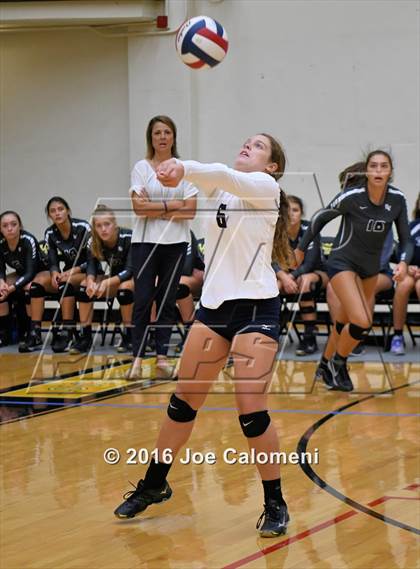Thumbnail 3 in Smithson Valley vs Alamo Heights (NEISD Invitational) photogallery.
