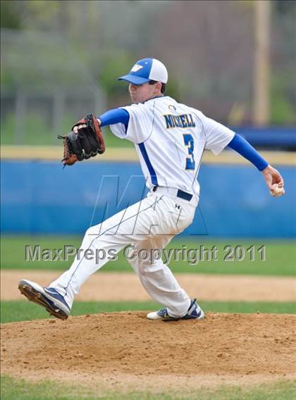 Thumbnail 2 in Warren vs. Libertyville photogallery.