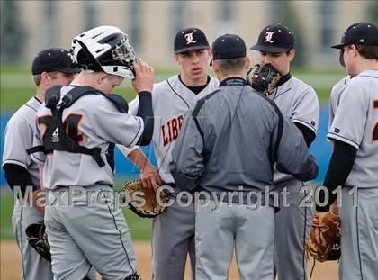 Thumbnail 3 in Warren vs. Libertyville photogallery.
