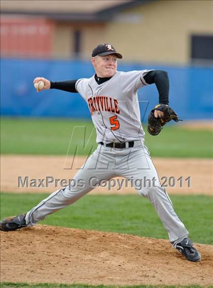 Thumbnail 2 in Warren vs. Libertyville photogallery.