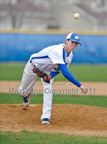 Thumbnail 1 in Warren vs. Libertyville photogallery.