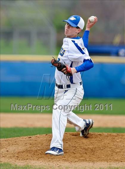 Thumbnail 3 in Warren vs. Libertyville photogallery.