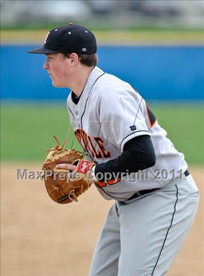 Thumbnail 3 in Warren vs. Libertyville photogallery.