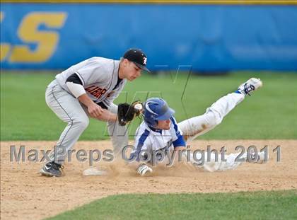 Thumbnail 1 in Warren vs. Libertyville photogallery.