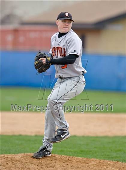 Thumbnail 3 in Warren vs. Libertyville photogallery.