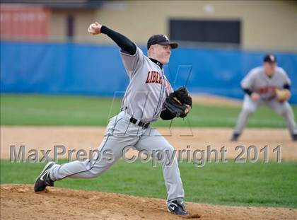 Thumbnail 2 in Warren vs. Libertyville photogallery.