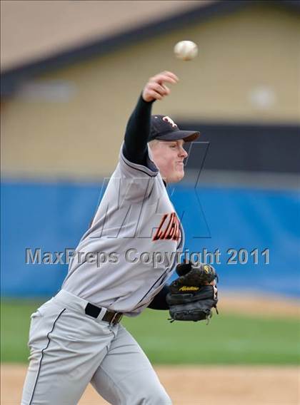 Thumbnail 3 in Warren vs. Libertyville photogallery.
