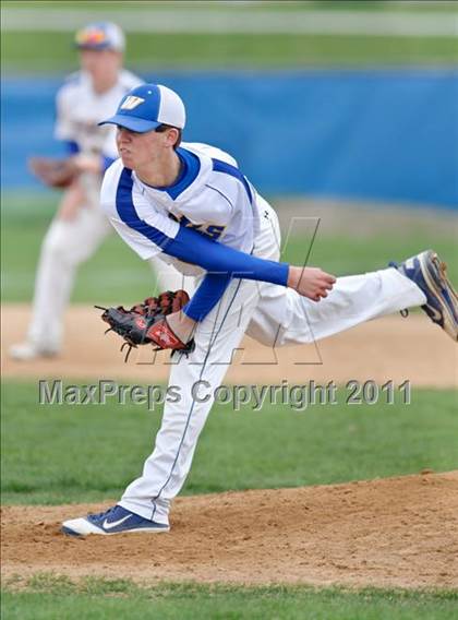 Thumbnail 2 in Warren vs. Libertyville photogallery.