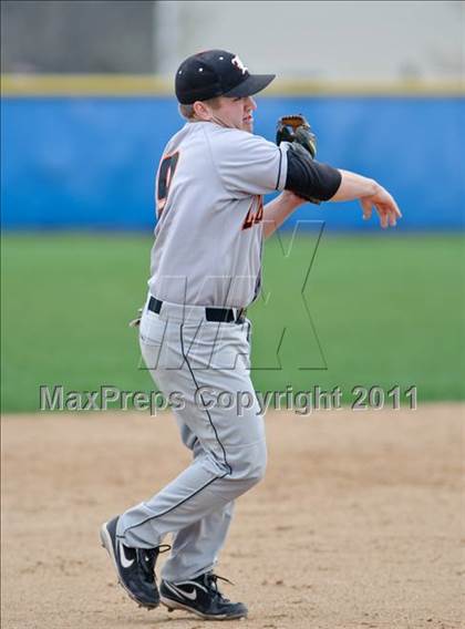 Thumbnail 3 in Warren vs. Libertyville photogallery.