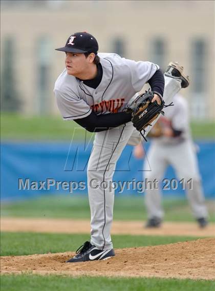 Thumbnail 1 in Warren vs. Libertyville photogallery.