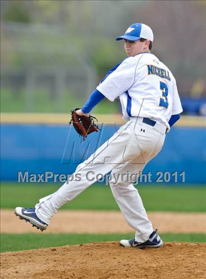 Thumbnail 2 in Warren vs. Libertyville photogallery.