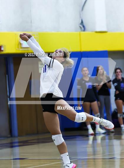 Thumbnail 1 in Camarillo @ Agoura photogallery.