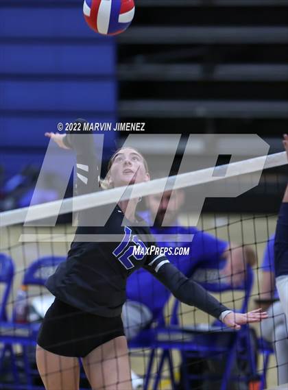 Thumbnail 1 in Camarillo @ Agoura photogallery.