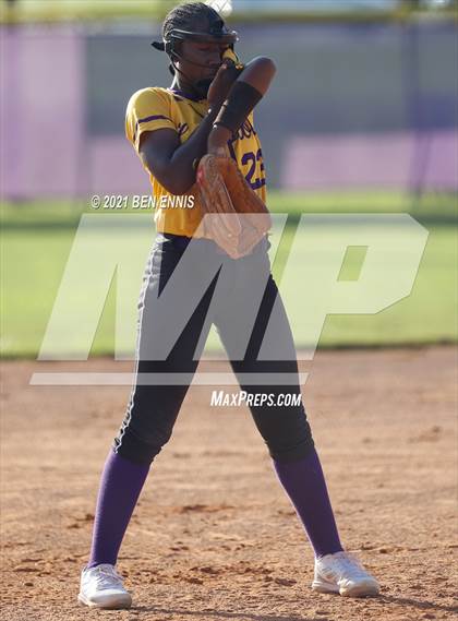 Thumbnail 2 in Northside vs Hampton photogallery.