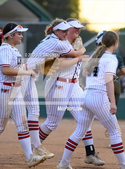 Thumbnail 3 in Churchill vs Reagan photogallery.