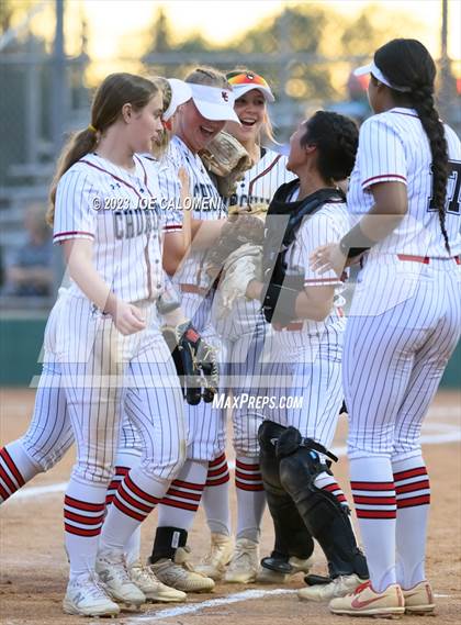 Thumbnail 1 in Churchill vs Reagan photogallery.