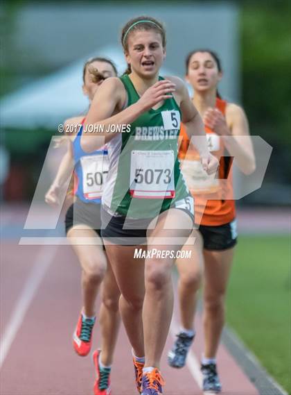 Thumbnail 2 in 50th Annual Loucks Games (Women's Secttion 1 Mile Run) photogallery.