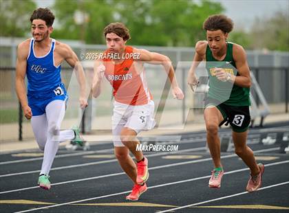 Thumbnail 1 in UIL 3A Track & Field District (100M) photogallery.