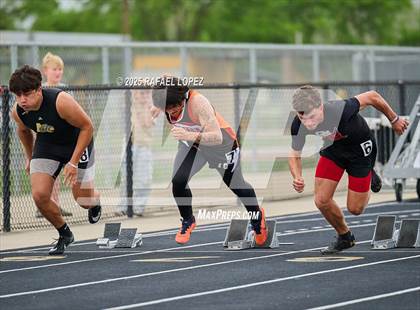Thumbnail 2 in UIL 3A Track & Field District (100M) photogallery.