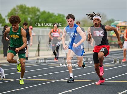 Thumbnail 1 in UIL 3A Track & Field District (100M) photogallery.